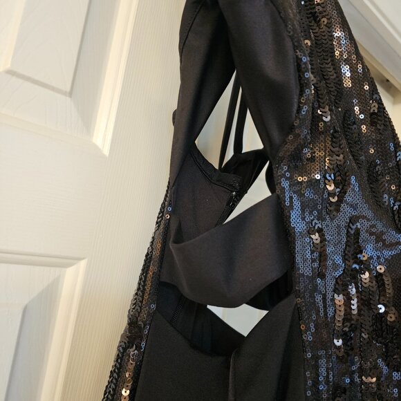 Side cut out Sequin Dress - Picture 3 of 12